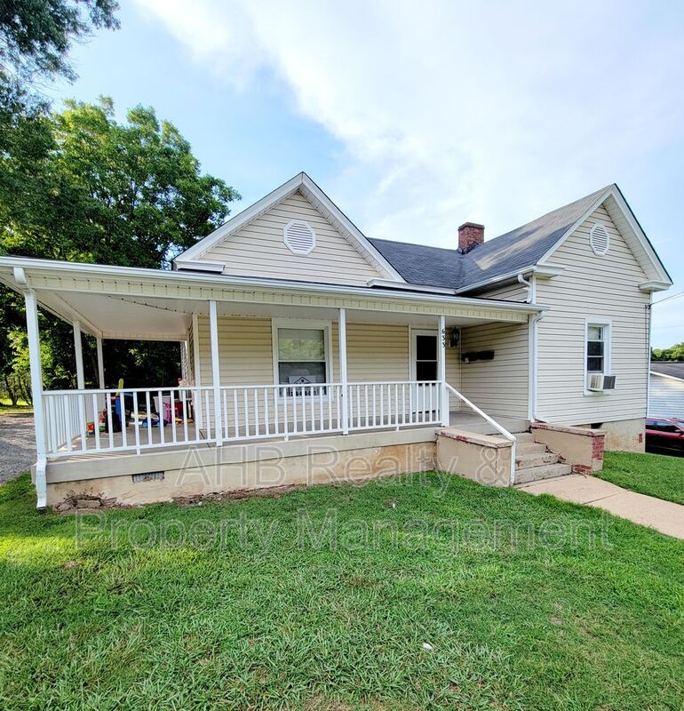 Burlington House: 633 Tucker St