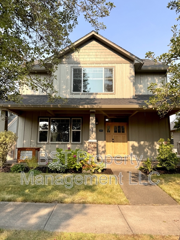 Silverton House: 1604 Webb Lake Drive