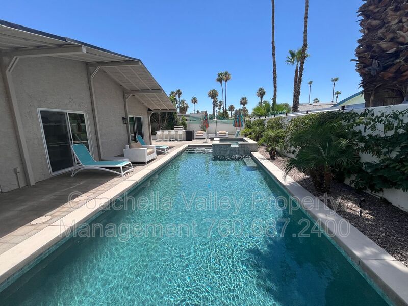 Palm Springs House: 835 Nueva Vista Drive S