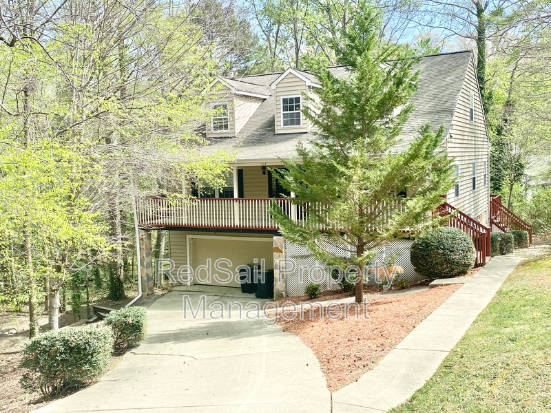 Williamsburg House: 102 Thunderbird Ln