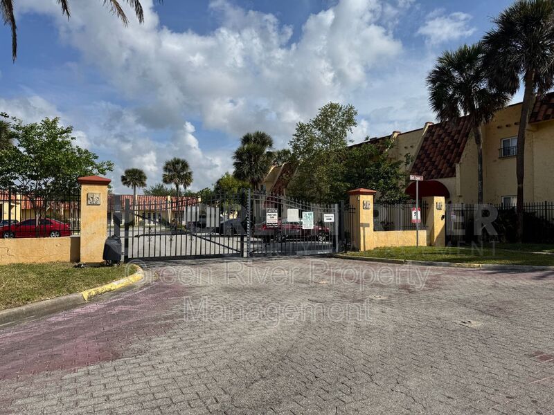 Jacksonville Condo: 3917 Corrida Ct