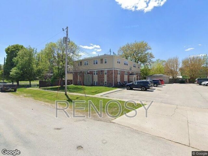 Prairie City House: 303 S Madison St