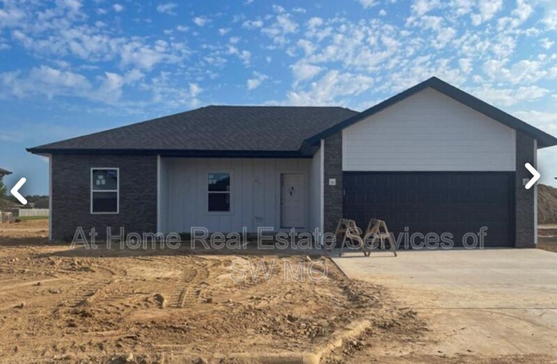 Rogersville House: 112 W. Bluegrass