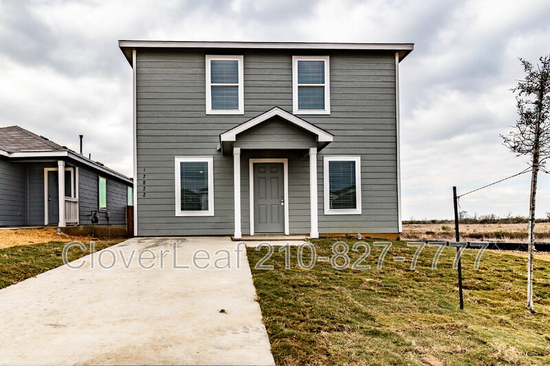 Saint Hedwig House: 12822 Ratcliff Lake