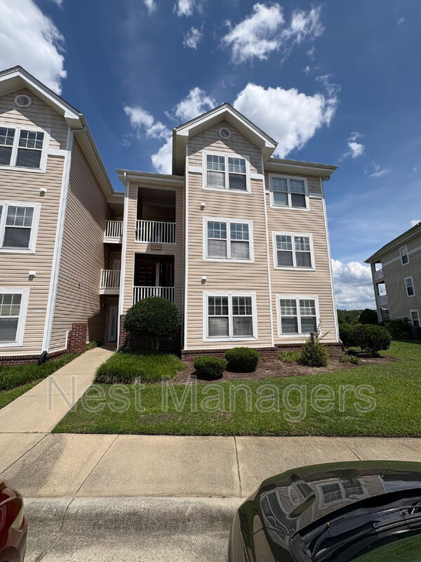 Fayetteville House: 3330 Harbour Pointe Place