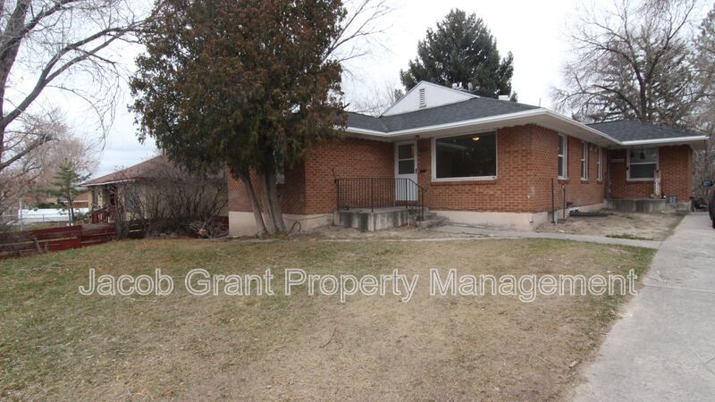 Pocatello House: 126 Toponce