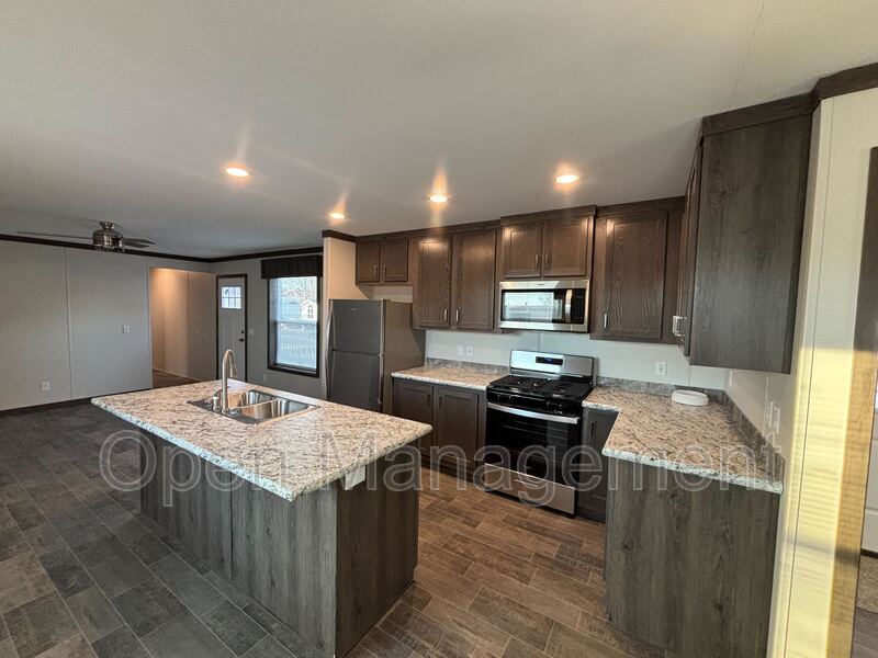 Bismarck House: 4005 19th St NE