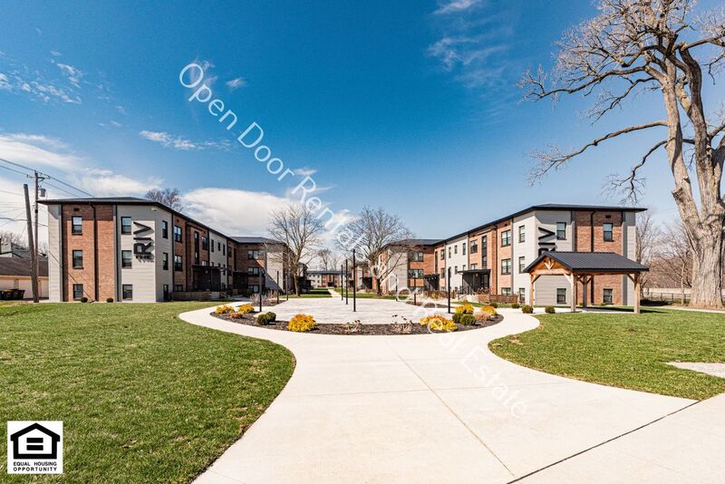 Fort Wayne House: 1823 Griswold Drive J12