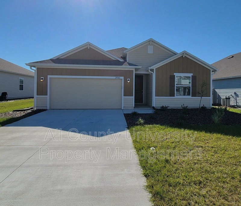 Newberry House: 24361 NW 13th Blvd