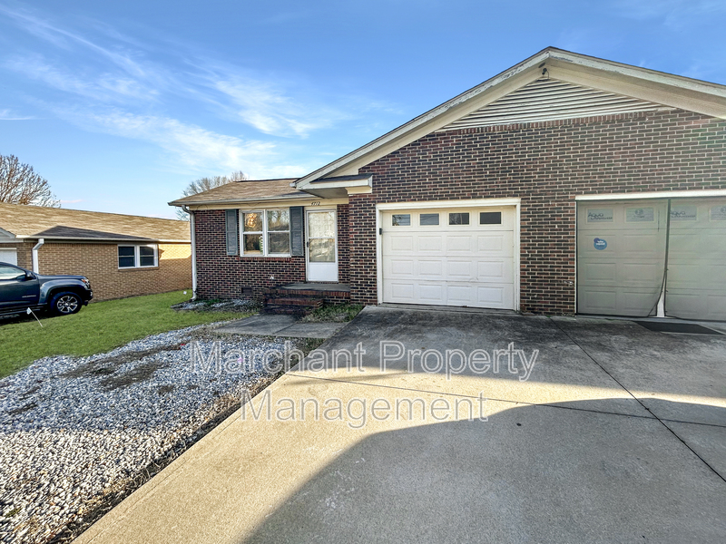 Taylors Condo: 4712 Old Spartanburg Road