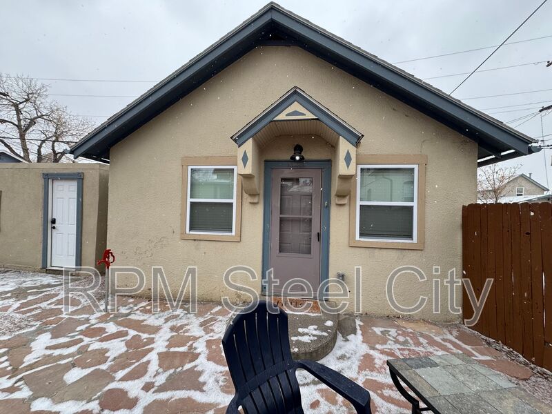 Pueblo House: 512- 512 1/2 W 10th St