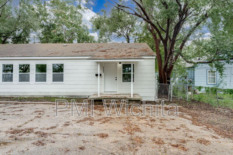 Wichita Condo: 4309 East Lincoln Street