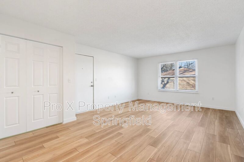 Springfield Condo: 3140 West Greenwood Street
