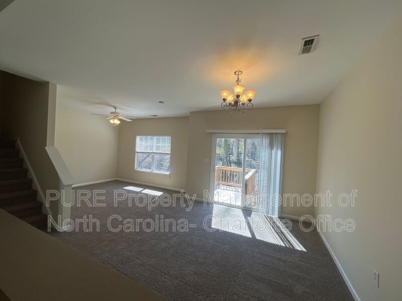 Charlotte Townhome: 341 Doughton Ln