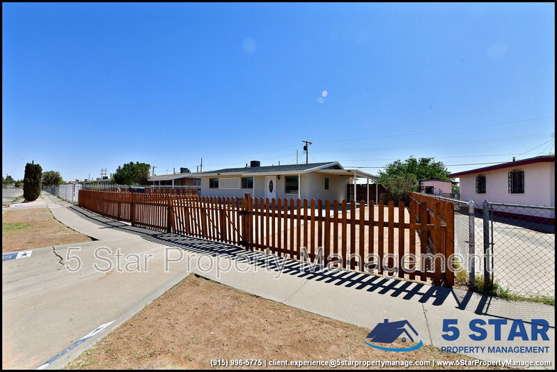 El Paso House: 10324 Newport Drive !!