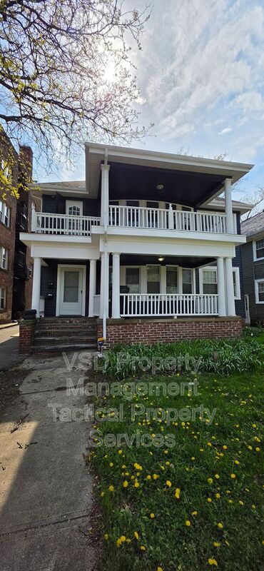 Cleveland Heights Condo: 14172 Superior Rd
