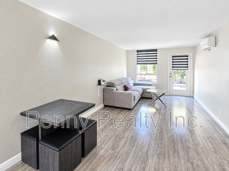San Diego Condo: 5540 Lindo Paseo