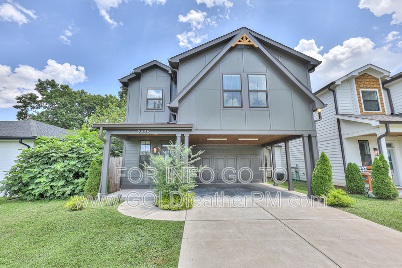 Nashville House: 253B Riverside Dr
