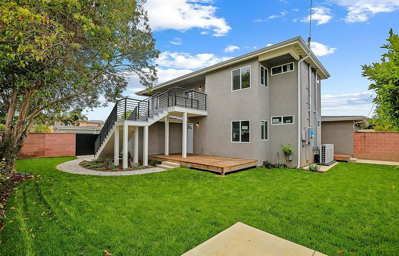 Long Beach Condo: 6481 E El Roble St