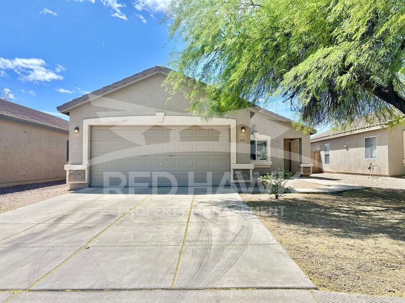 San Tan Valley House: 2547 E. San Manuel Rd