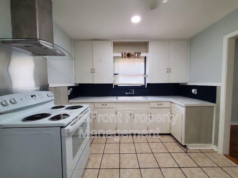 503 22nd Street  TX 78861 - Photo 8