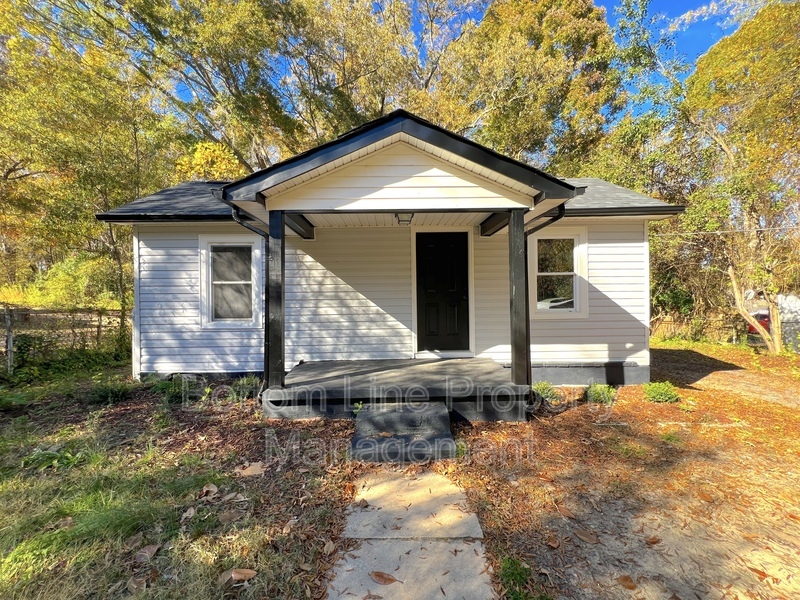 Gastonia House: 1506 Lake St.