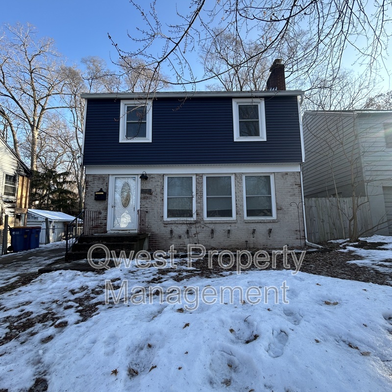 Grand Rapids House: 1532 Sylvan Ave SE