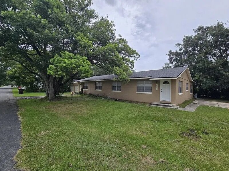 St. Cloud House: 50 6th Street