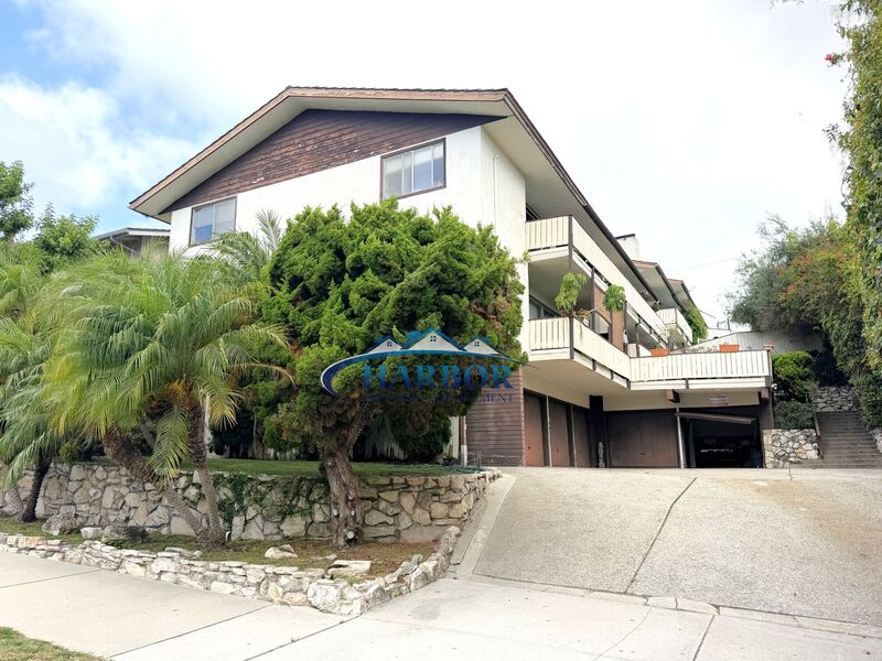 Rolling Hills House: 2412 Palos Verdes Drive West