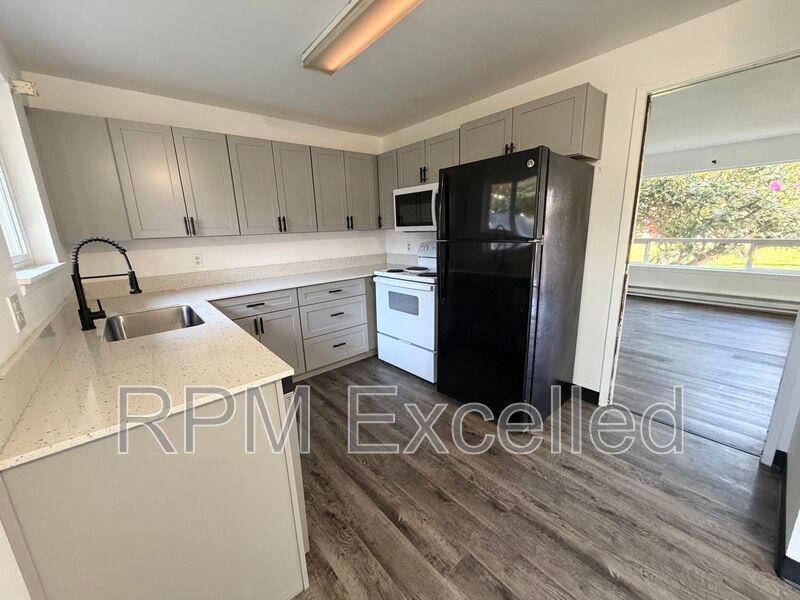 Auburn House: 1526 29th St SE