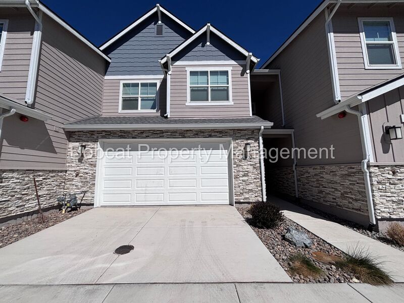 Minden Townhome: 852 Furlong Dr