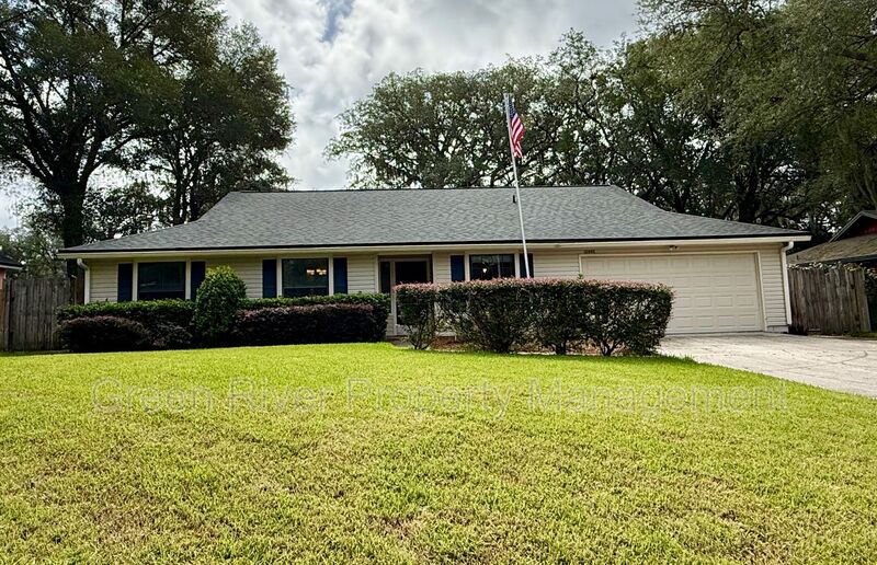 Jacksonville House: 12955 Julington Ridge Drive E