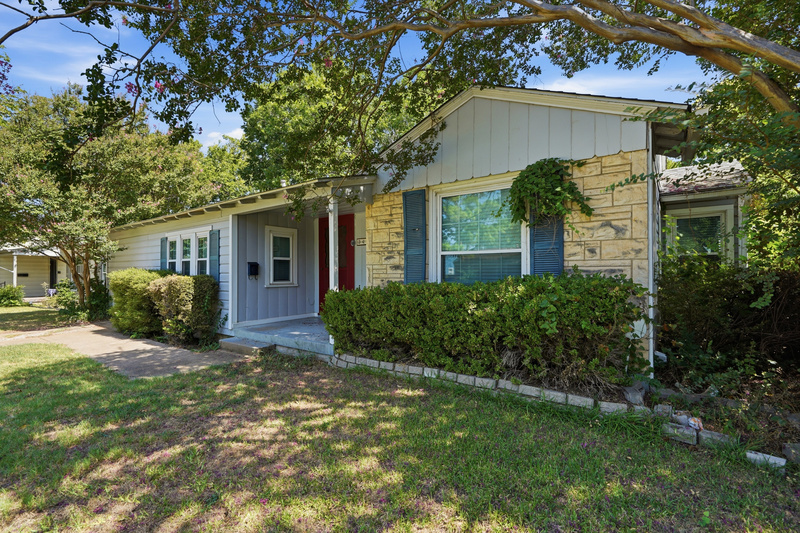 Fort Worth House: 3412 Brady Avenue