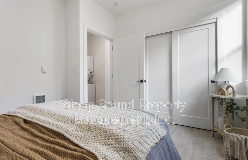 Portland Condo: 9060 Northeast Hoyt Street