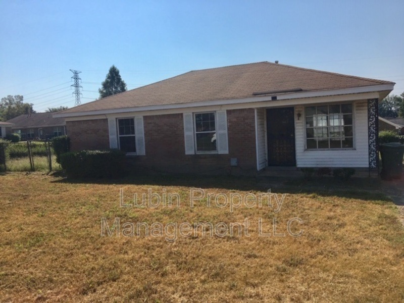 Memphis House: 583 Moccasin Dr