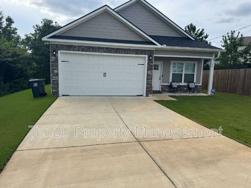 Phenix City House: 24 Lemon Way