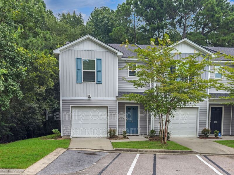 Goose Creek House: 270 Jackson Street