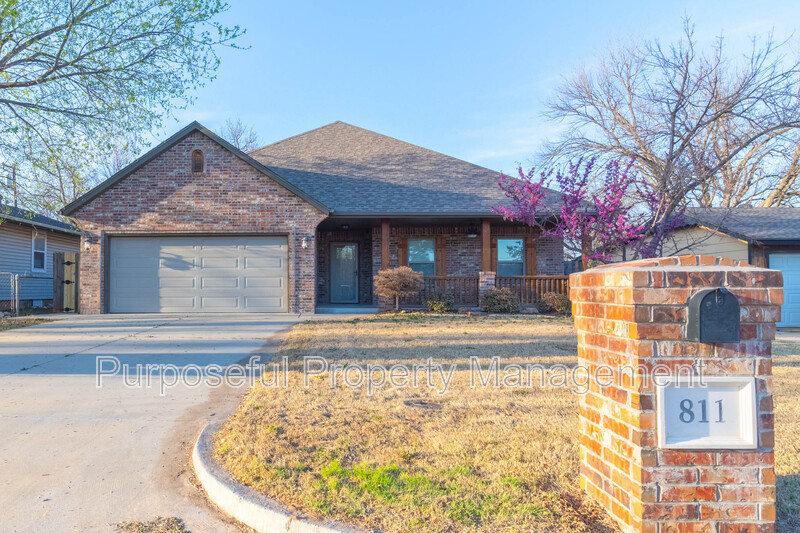 Norman House: 811 East Mosier Street