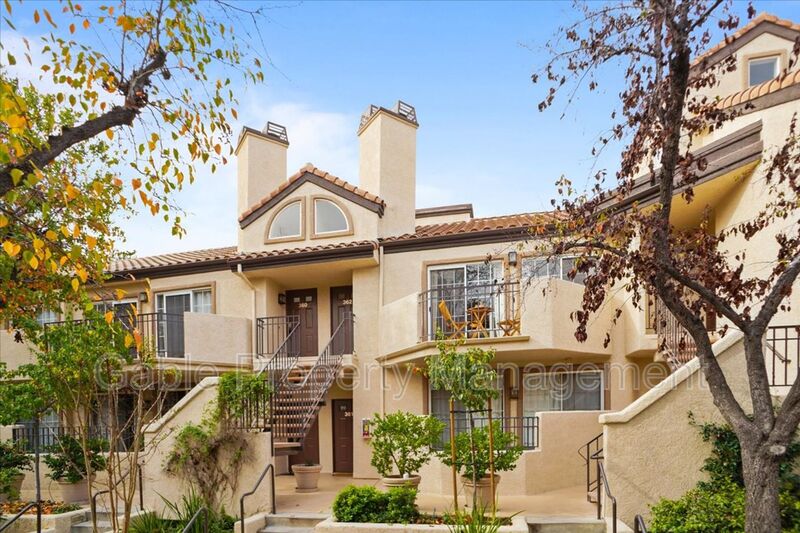 Santa Clarita Condo: 24153 Del Monte Dr