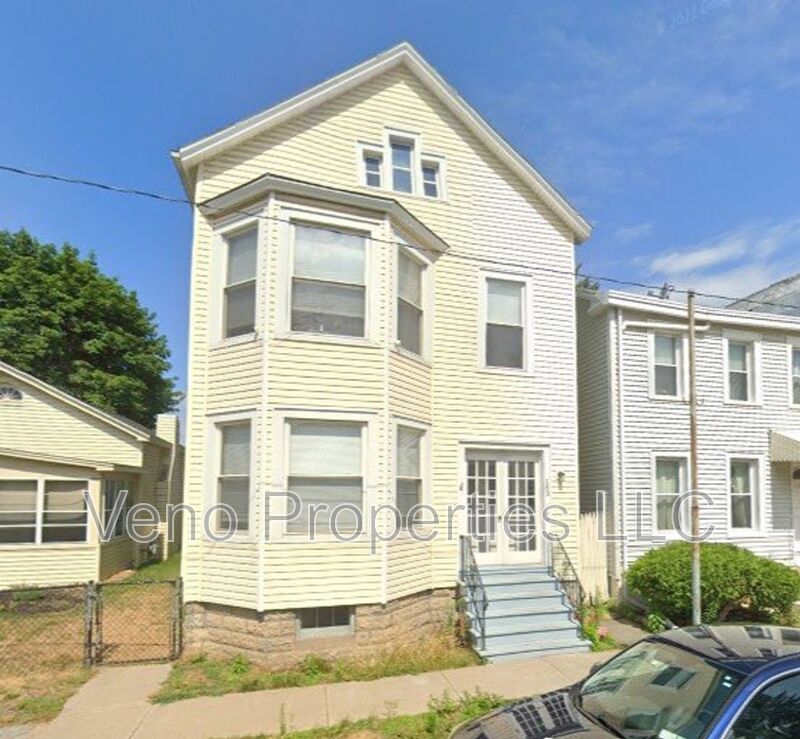 Troy House: 783 4th Ave. Unit 1