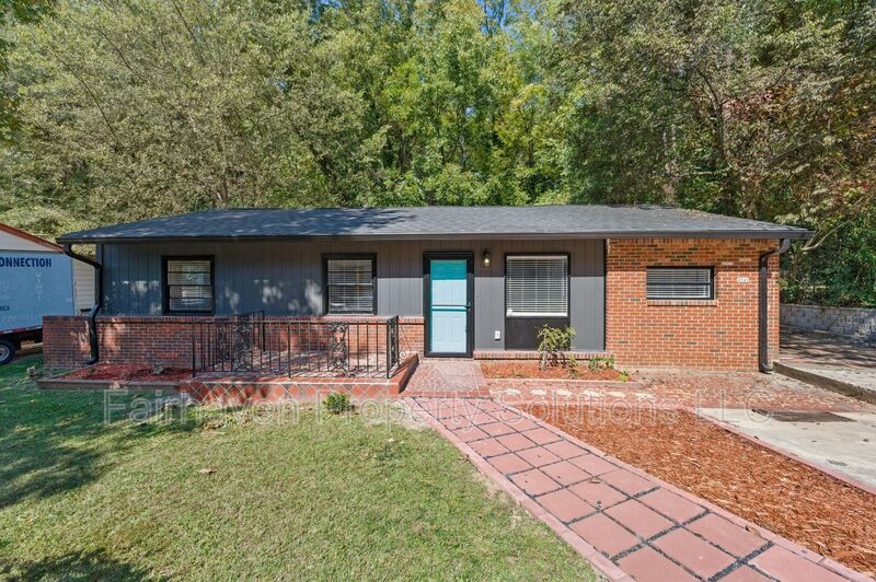 Atlanta House: 2541 Santa Barbara Drive NW