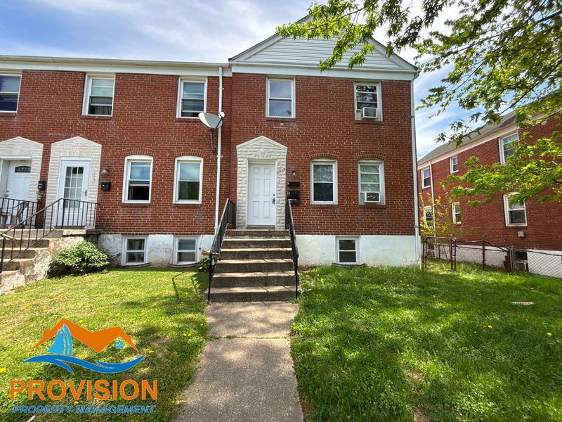 Dundalk Condo: 2939 Cornwall Road