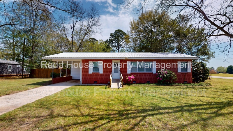 New Brockton House: 107 S. Metcalf St.