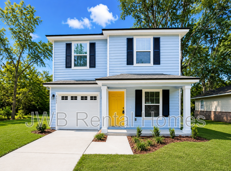 Jacksonville House: 6052 Redpoll Ave