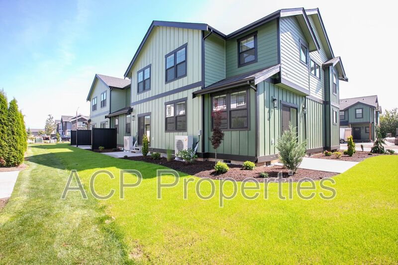 Lynden Townhome: 2201 De Jong Dr