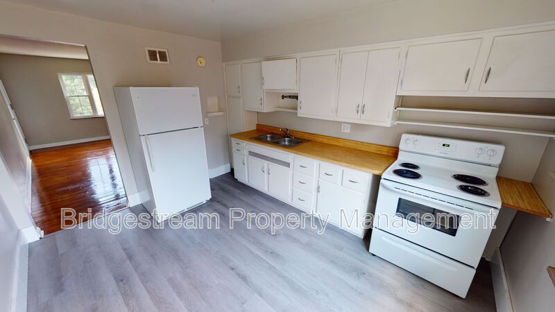 Kettering House: 1400 Stockton Avenue