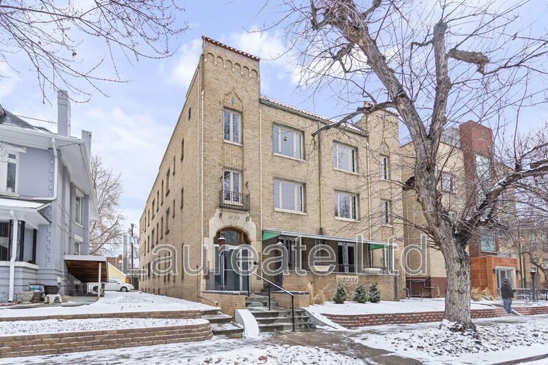 Denver Condo: 1050 Pearl St