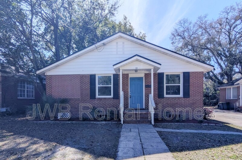 Jacksonville House: 44 55th St W