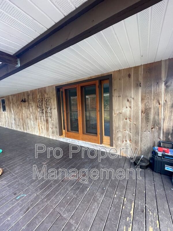 Bethlehem House: 500 Nonnewaug Rd