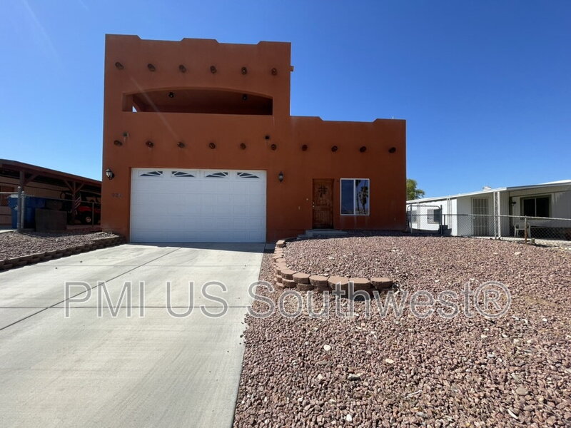 Bullhead City House: 926 Stahlman Dr